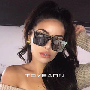 2019 New Oversized Sunglasses Women Big Frame Square Flat Top Rivet Sun Glasses Female Men Vintage Mirror Shades Gradient UV400